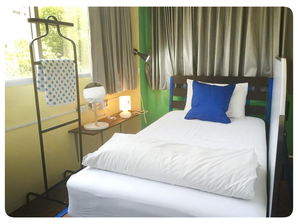 Saphaipae Hostel Bangkok Rum bild
