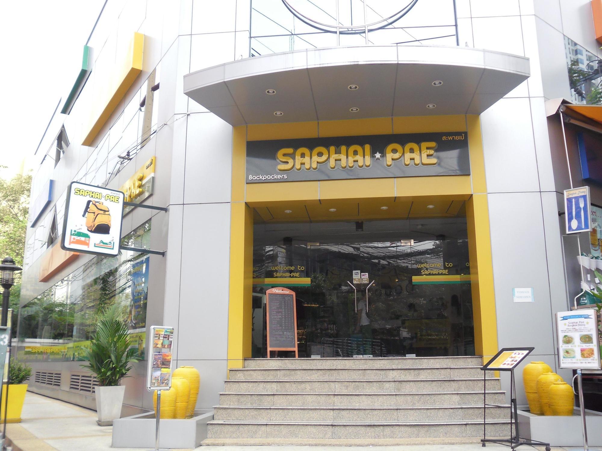 Saphaipae Hostel Bangkok Exteriör bild