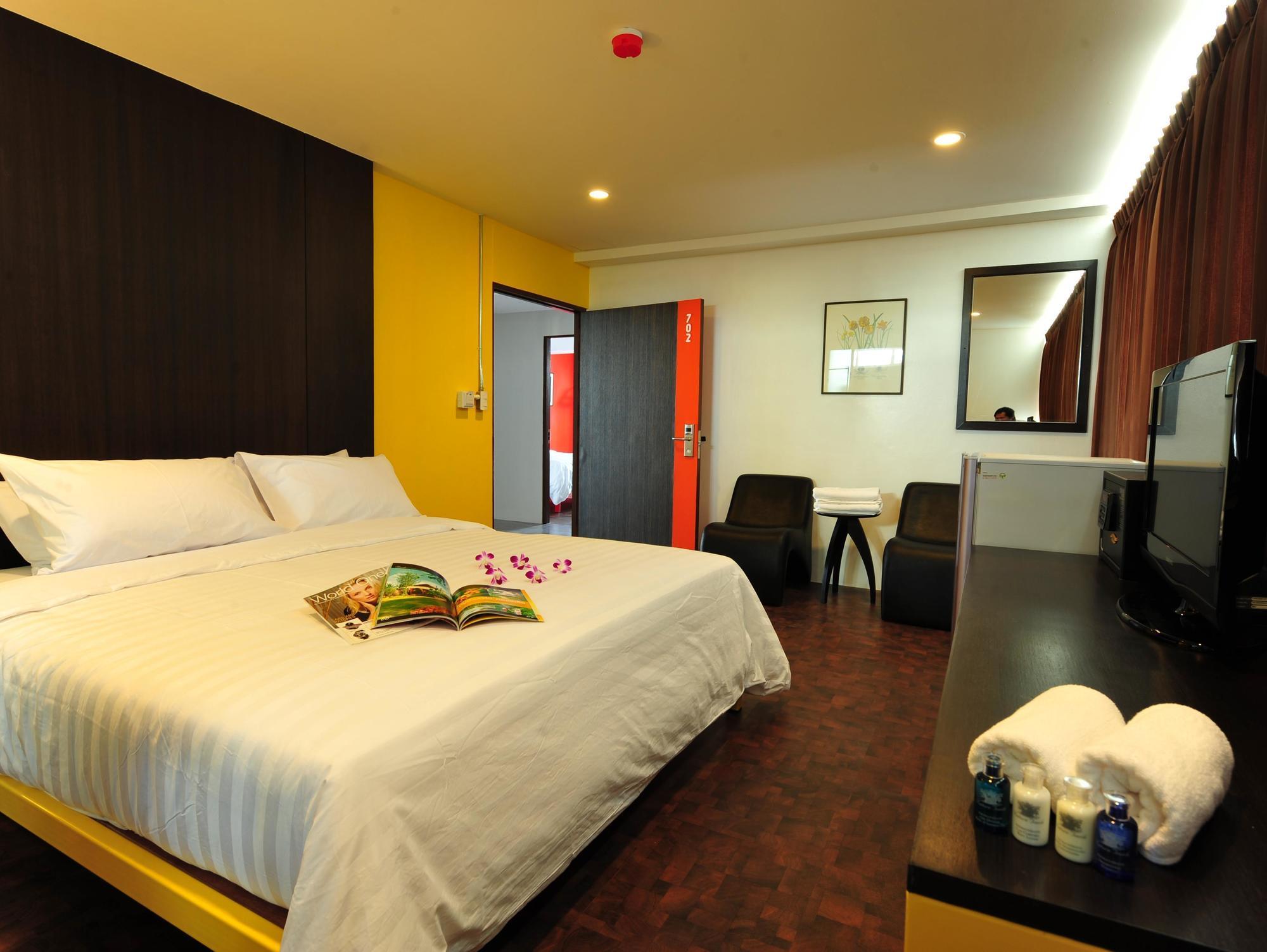 Saphaipae Hostel Bangkok Exteriör bild